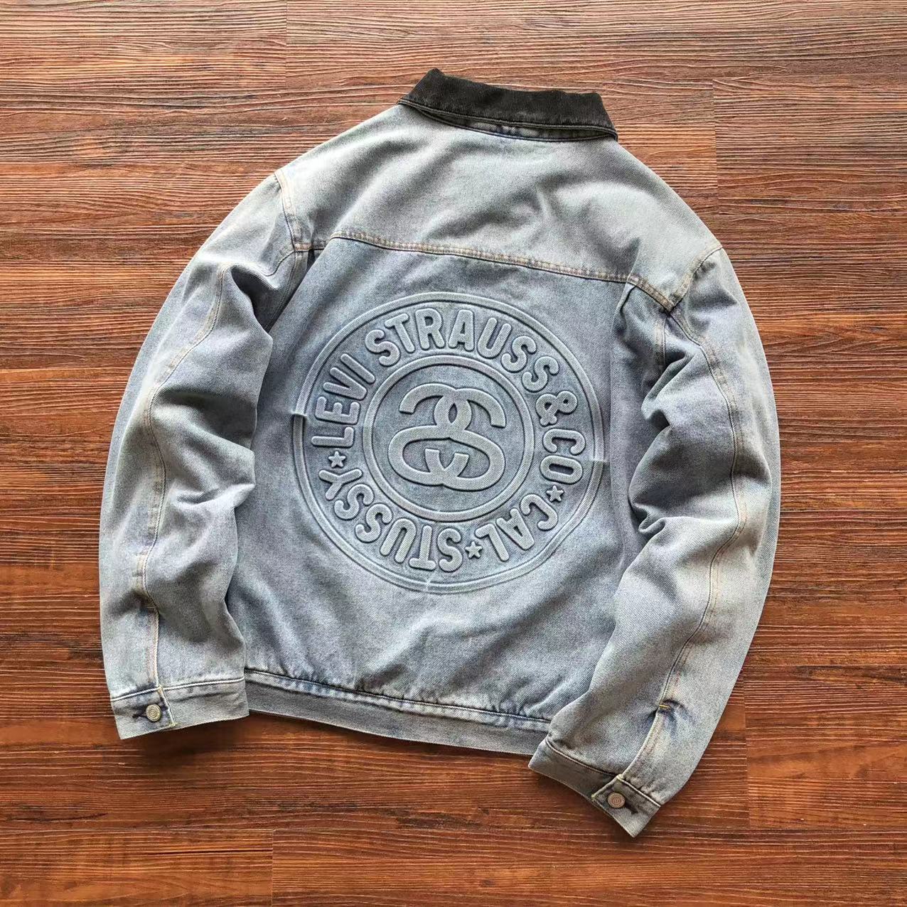 STUSSY X LEVIS EMBOSSED TRUCKER DENIM JACKET